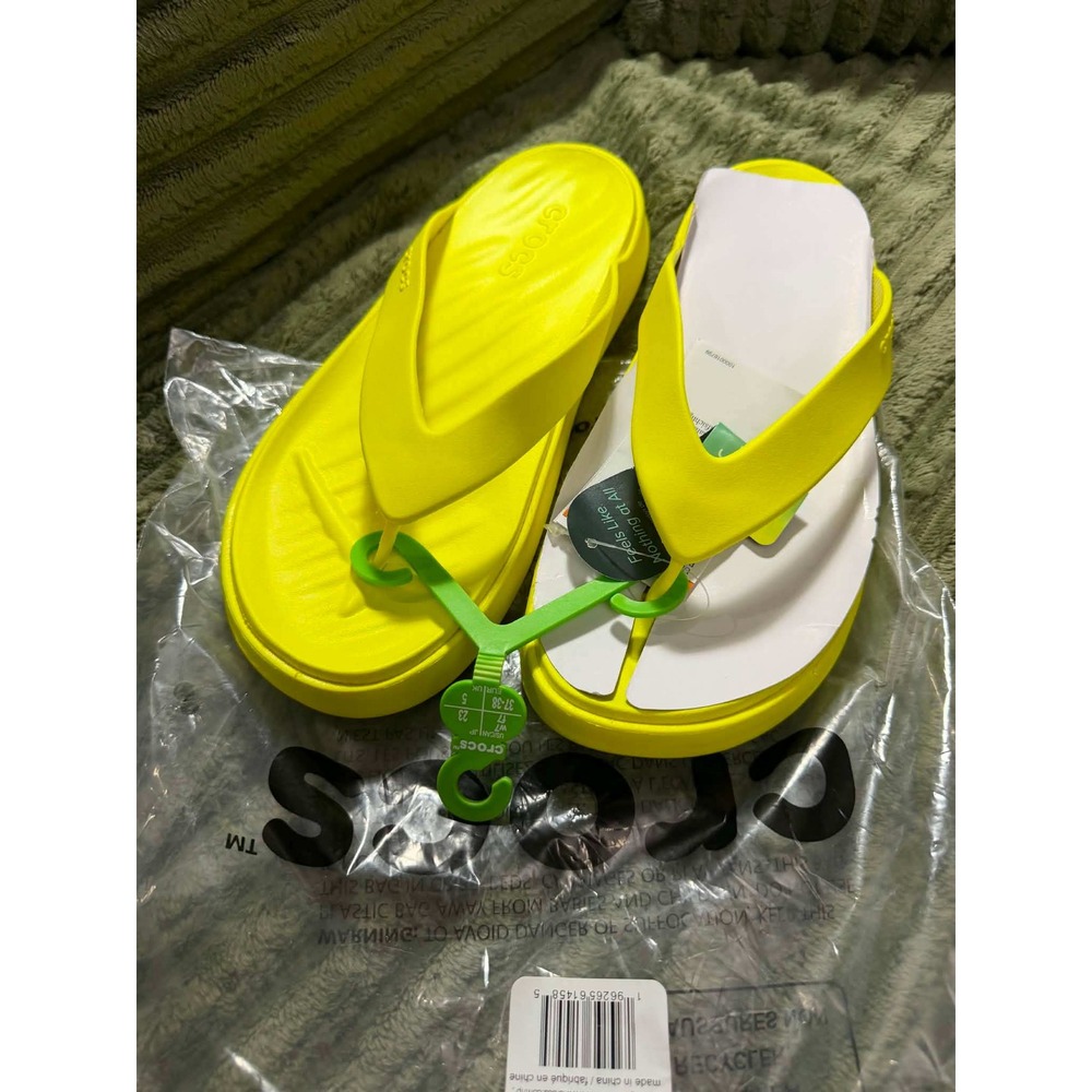Crocs Womens 7 Neon Yellow Getaway Flip Sandals Lightweight Comfort 209581-75J